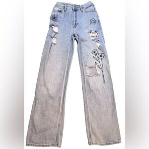 Hollister Denim Ultra High Rise Dad Jeans W-23 L 31 Womens Distress Jeans